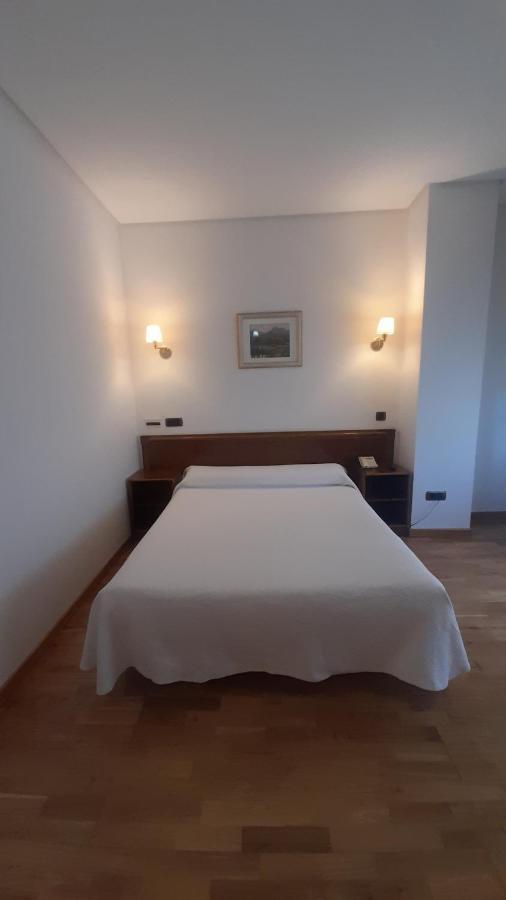 Hotel Las Moreras León Extérieur photo